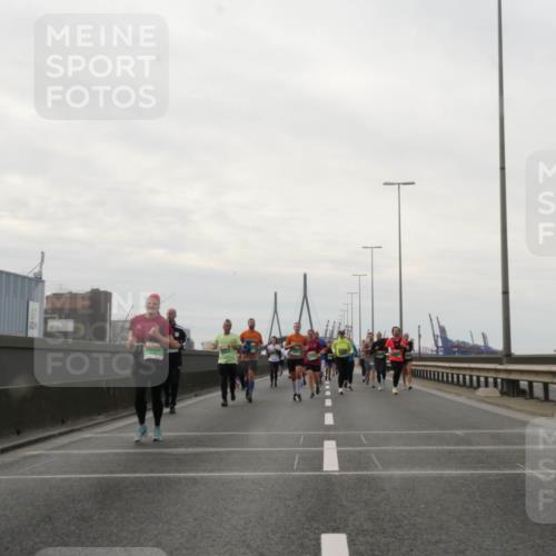 03.10.2025 - Köhlbrandbrückenlauf Matties Gatica Varas http://msf.ph/oto/9192202 03.10.2025 16:09:33 Position 3 02 meine-sportfotos.de