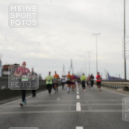 03.10.2025 - Köhlbrandbrückenlauf Matties Gatica Varas http://msf.ph/oto/9192203 03.10.2025 16:09:34 Position 3  meine-sportfotos.de