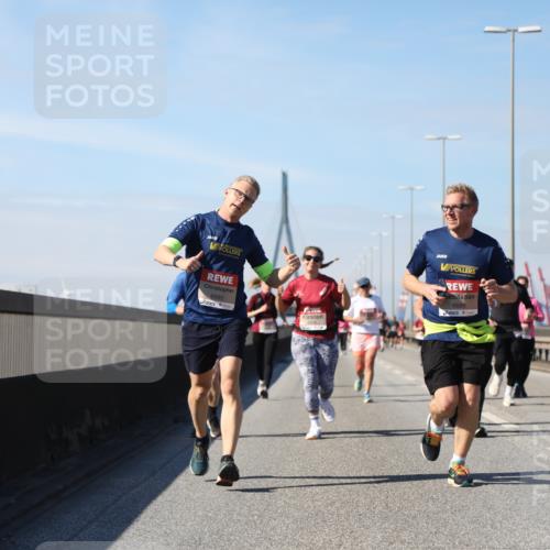 03.10.2025 - Köhlbrandbrückenlauf Yannick Fuchs http://msf.ph/oto/9192208 03.10.2025 11:53:13 Position 3 6685, 6686 meine-sportfotos.de