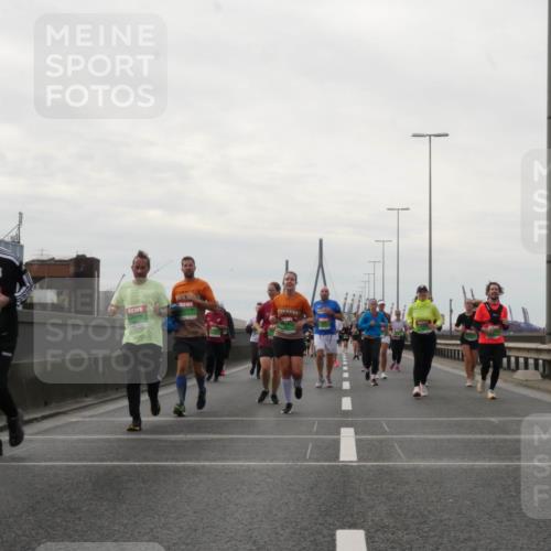 03.10.2025 - Köhlbrandbrückenlauf Matties Gatica Varas http://msf.ph/oto/9192217 03.10.2025 16:09:37 Position 3  meine-sportfotos.de