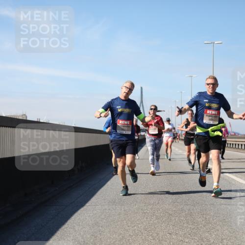 03.10.2025 - Köhlbrandbrückenlauf Yannick Fuchs http://msf.ph/oto/9192221 03.10.2025 11:53:13 Position 3 6686 meine-sportfotos.de