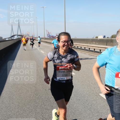 03.10.2025 - Köhlbrandbrückenlauf Yannick Fuchs http://msf.ph/oto/9192223 03.10.2025 12:13:37 Position 3 0, 5766, 5767 meine-sportfotos.de