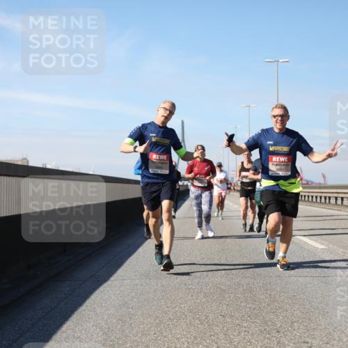 03.10.2025 - Köhlbrandbrückenlauf Yannick Fuchs http://msf.ph/oto/9192224 03.10.2025 11:53:13 Position 3 417, 6686 meine-sportfotos.de