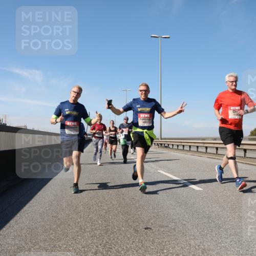 03.10.2025 - Köhlbrandbrückenlauf Yannick Fuchs http://msf.ph/oto/9192235 03.10.2025 11:53:14 Position 3  meine-sportfotos.de