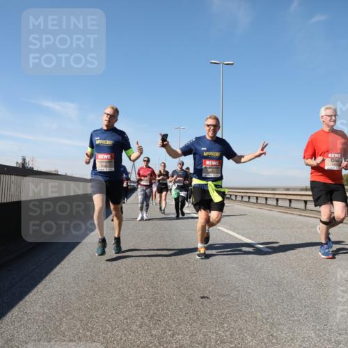 03.10.2025 - Köhlbrandbrückenlauf Yannick Fuchs http://msf.ph/oto/9192239 03.10.2025 11:53:14 Position 3 6685 meine-sportfotos.de