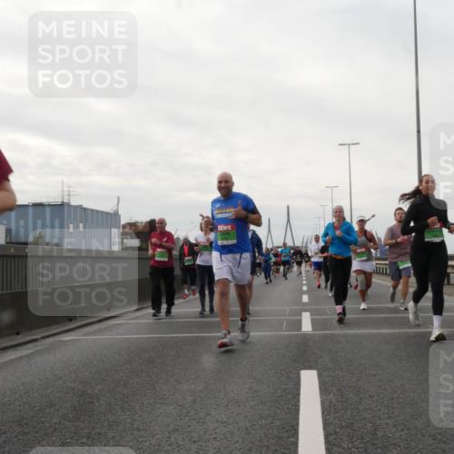 03.10.2025 - Köhlbrandbrückenlauf Matties Gatica Varas http://msf.ph/oto/9192240 03.10.2025 16:09:42 Position 3  meine-sportfotos.de
