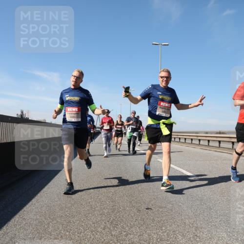 03.10.2025 - Köhlbrandbrückenlauf Yannick Fuchs http://msf.ph/oto/9192242 03.10.2025 11:53:15 Position 3 6685 meine-sportfotos.de
