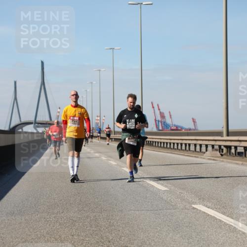 03.10.2025 - Köhlbrandbrückenlauf Yannick Fuchs http://msf.ph/oto/9192267 03.10.2025 12:13:41 Position 3  meine-sportfotos.de