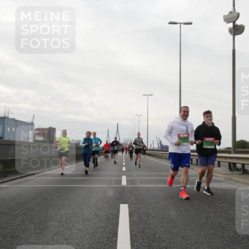03.10.2025 - Köhlbrandbrückenlauf Matties Gatica Varas http://msf.ph/oto/9192268 03.10.2025 16:09:48 Position 3  meine-sportfotos.de