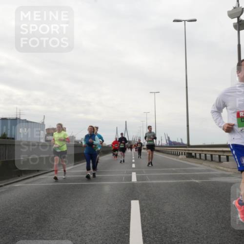 03.10.2025 - Köhlbrandbrückenlauf Matties Gatica Varas http://msf.ph/oto/9192272 03.10.2025 16:09:49 Position 3 8270 meine-sportfotos.de