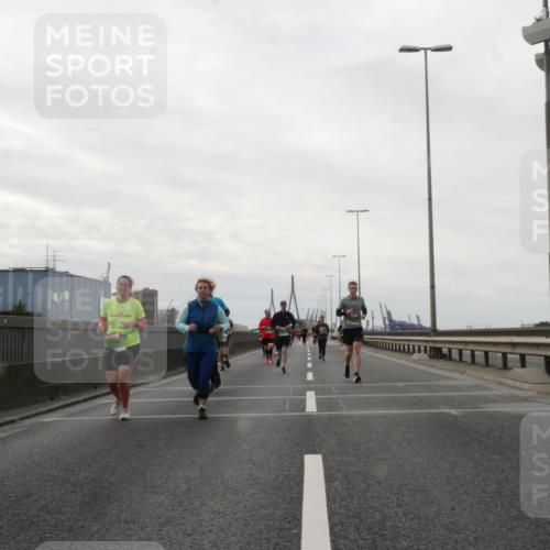 03.10.2025 - Köhlbrandbrückenlauf Matties Gatica Varas http://msf.ph/oto/9192274 03.10.2025 16:09:49 Position 3  meine-sportfotos.de