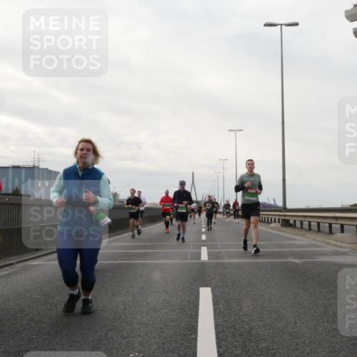 03.10.2025 - Köhlbrandbrückenlauf Matties Gatica Varas http://msf.ph/oto/9192283 03.10.2025 16:09:51 Position 3  meine-sportfotos.de