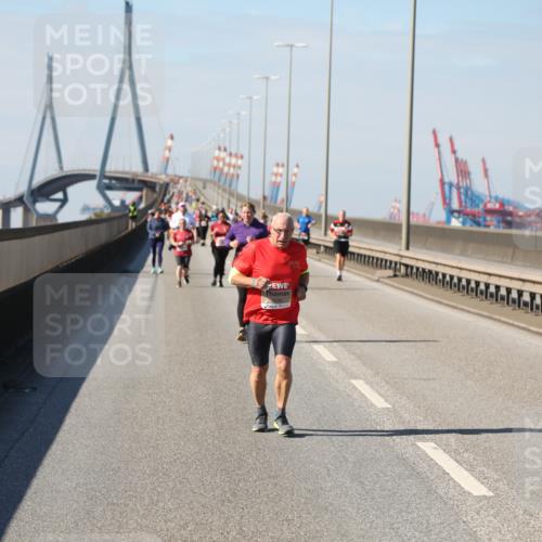 03.10.2025 - Köhlbrandbrückenlauf Yannick Fuchs http://msf.ph/oto/9192284 03.10.2025 12:13:47 Position 3  meine-sportfotos.de