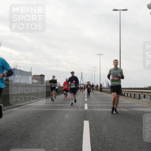 03.10.2025 - Köhlbrandbrückenlauf Matties Gatica Varas http://msf.ph/oto/9192288 03.10.2025 16:09:52 Position 3  meine-sportfotos.de