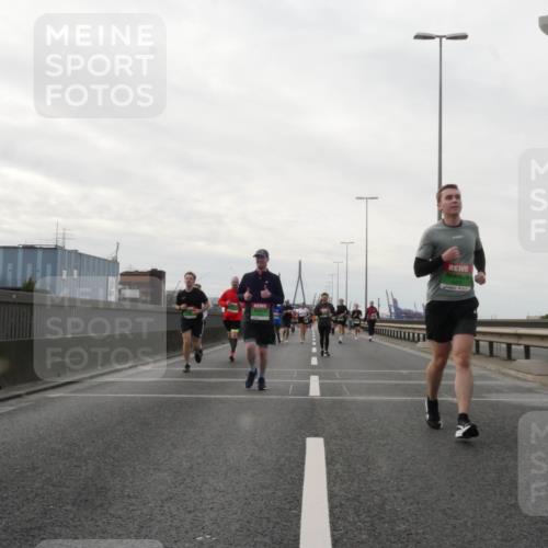 03.10.2025 - Köhlbrandbrückenlauf Matties Gatica Varas http://msf.ph/oto/9192290 03.10.2025 16:09:52 Position 3  meine-sportfotos.de