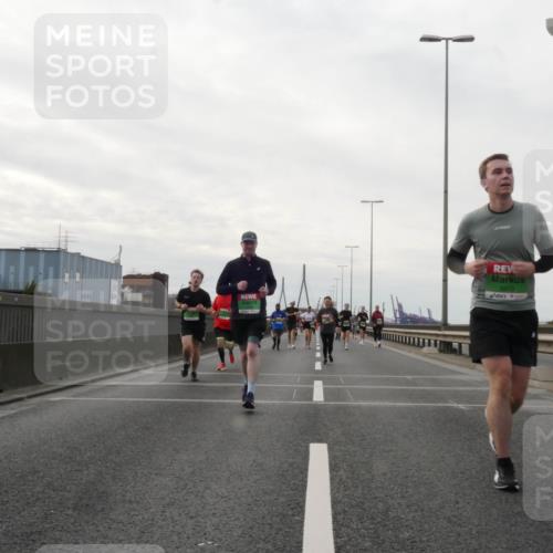 03.10.2025 - Köhlbrandbrückenlauf Matties Gatica Varas http://msf.ph/oto/9192292 03.10.2025 16:09:53 Position 3 8473 meine-sportfotos.de