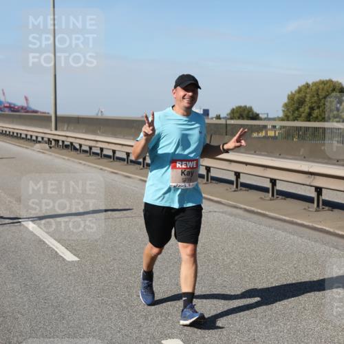 03.10.2025 - Köhlbrandbrückenlauf Yannick Fuchs http://msf.ph/oto/9192293 03.10.2025 12:13:49 Position 3 5219 meine-sportfotos.de