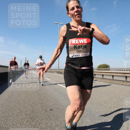 03.10.2025 - Köhlbrandbrückenlauf Yannick Fuchs http://msf.ph/oto/9192294 03.10.2025 11:53:18 Position 3 6680 meine-sportfotos.de
