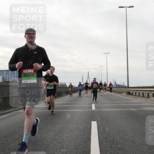 03.10.2025 - Köhlbrandbrückenlauf Matties Gatica Varas http://msf.ph/oto/9192297 03.10.2025 16:09:54 Position 3 8185 meine-sportfotos.de