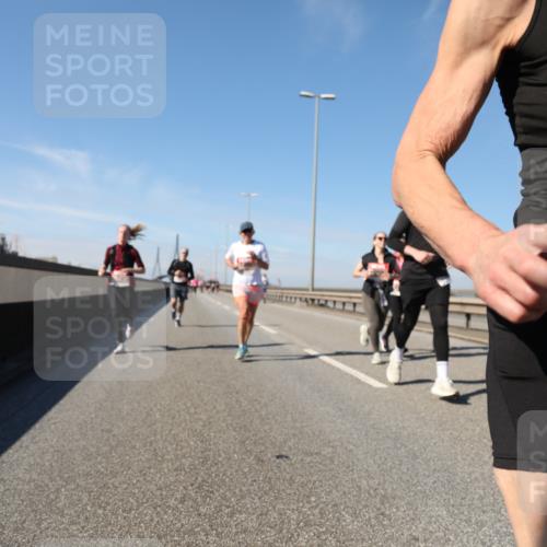 03.10.2025 - Köhlbrandbrückenlauf Yannick Fuchs http://msf.ph/oto/9192298 03.10.2025 11:53:18 Position 3 668 meine-sportfotos.de
