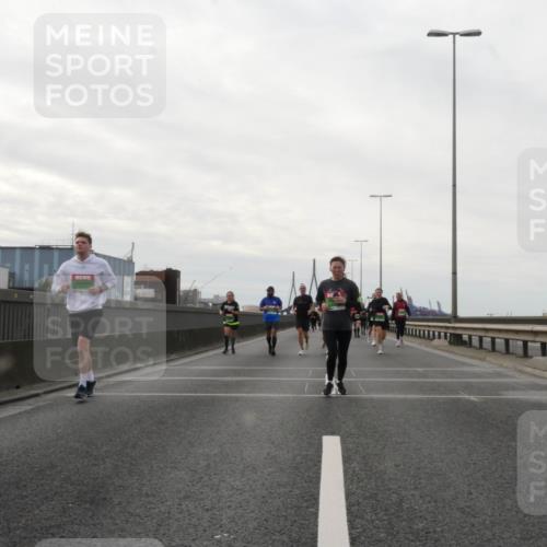 03.10.2025 - Köhlbrandbrückenlauf Matties Gatica Varas http://msf.ph/oto/9192306 03.10.2025 16:09:56 Position 3  meine-sportfotos.de