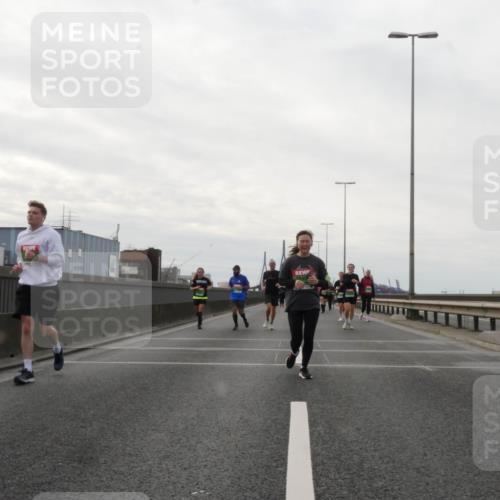 03.10.2025 - Köhlbrandbrückenlauf Matties Gatica Varas http://msf.ph/oto/9192309 03.10.2025 16:09:57 Position 3  meine-sportfotos.de