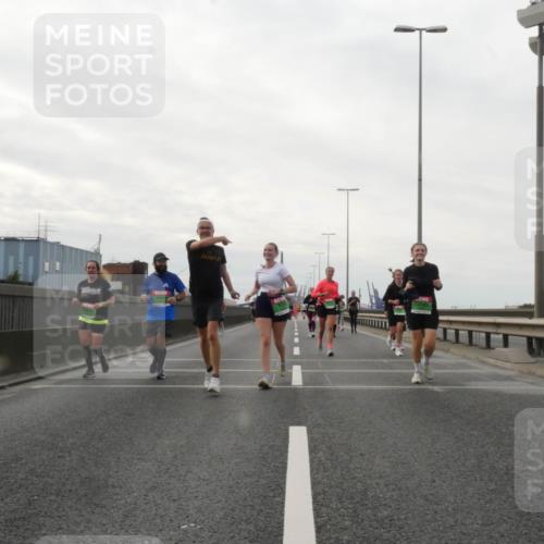 03.10.2025 - Köhlbrandbrückenlauf Matties Gatica Varas http://msf.ph/oto/9192321 03.10.2025 16:10:00 Position 3  meine-sportfotos.de