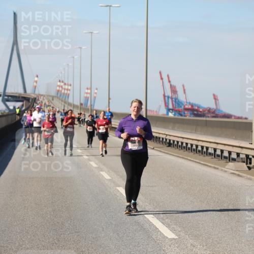 03.10.2025 - Köhlbrandbrückenlauf Yannick Fuchs http://msf.ph/oto/9192332 03.10.2025 12:13:52 Position 3 5509 meine-sportfotos.de