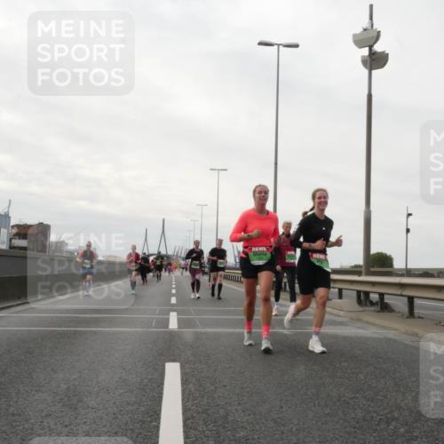 03.10.2025 - Köhlbrandbrückenlauf Matties Gatica Varas http://msf.ph/oto/9192336 03.10.2025 16:10:03 Position 3  meine-sportfotos.de