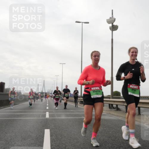03.10.2025 - Köhlbrandbrückenlauf Matties Gatica Varas http://msf.ph/oto/9192340 03.10.2025 16:10:04 Position 3  meine-sportfotos.de
