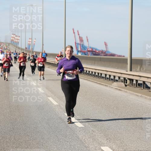 03.10.2025 - Köhlbrandbrückenlauf Yannick Fuchs http://msf.ph/oto/9192342 03.10.2025 12:13:52 Position 3  meine-sportfotos.de