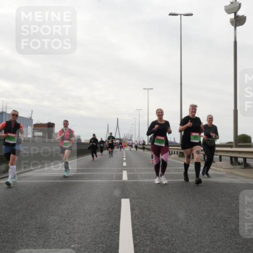 03.10.2025 - Köhlbrandbrückenlauf Matties Gatica Varas http://msf.ph/oto/9192351 03.10.2025 16:10:07 Position 3  meine-sportfotos.de
