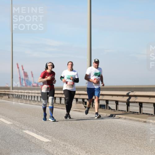03.10.2025 - Köhlbrandbrückenlauf Yannick Fuchs http://msf.ph/oto/9192352 03.10.2025 11:53:23 Position 3 6566 meine-sportfotos.de