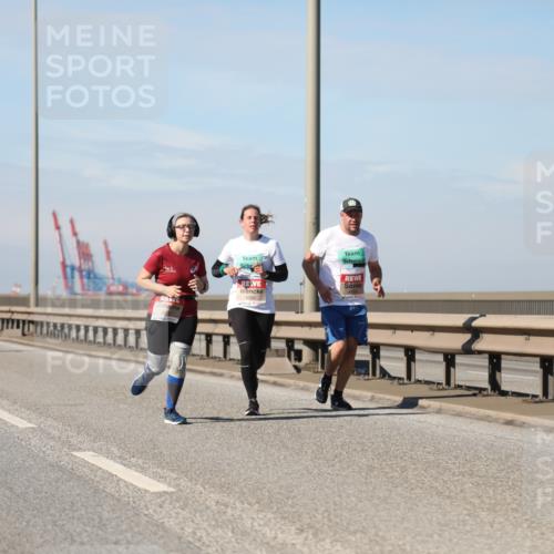 03.10.2025 - Köhlbrandbrückenlauf Yannick Fuchs http://msf.ph/oto/9192355 03.10.2025 11:53:23 Position 3 6566 meine-sportfotos.de