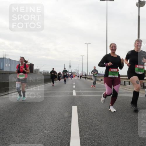 03.10.2025 - Köhlbrandbrückenlauf Matties Gatica Varas http://msf.ph/oto/9192356 03.10.2025 16:10:08 Position 3  meine-sportfotos.de