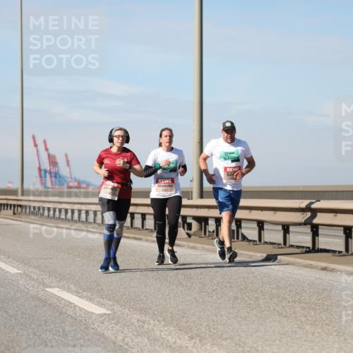 03.10.2025 - Köhlbrandbrückenlauf Yannick Fuchs http://msf.ph/oto/9192359 03.10.2025 11:53:23 Position 3 4782, 6566 meine-sportfotos.de