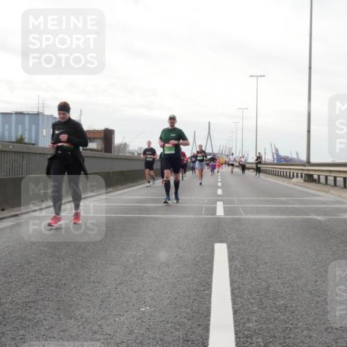 03.10.2025 - Köhlbrandbrückenlauf Matties Gatica Varas http://msf.ph/oto/9192365 03.10.2025 16:10:12 Position 3  meine-sportfotos.de