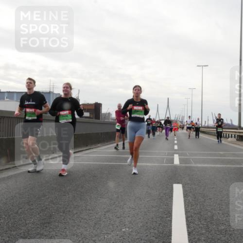 03.10.2025 - Köhlbrandbrückenlauf Matties Gatica Varas http://msf.ph/oto/9192389 03.10.2025 16:10:17 Position 3  meine-sportfotos.de