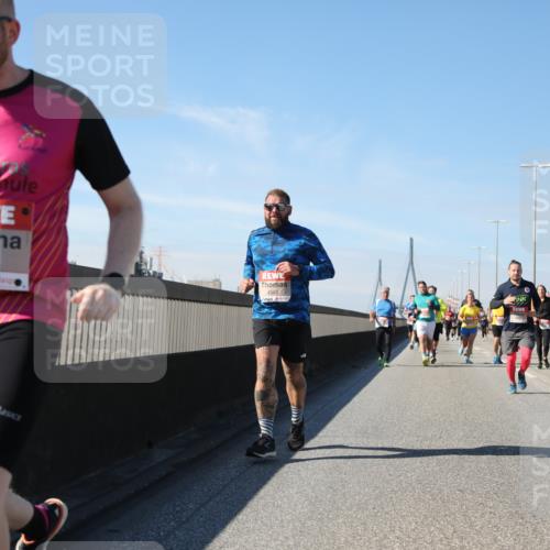 03.10.2025 - Köhlbrandbrückenlauf Yannick Fuchs http://msf.ph/oto/9192409 03.10.2025 11:53:46 Position 3 4065, 4501 meine-sportfotos.de