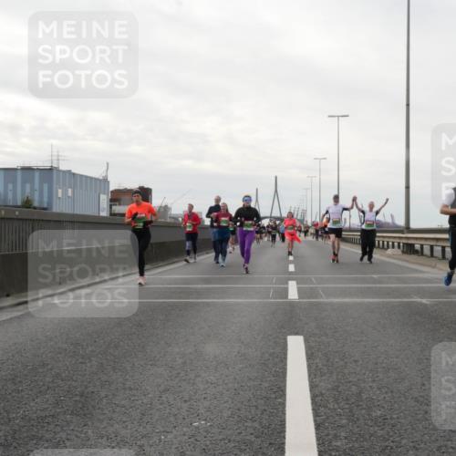 03.10.2025 - Köhlbrandbrückenlauf Matties Gatica Varas http://msf.ph/oto/9192411 03.10.2025 16:10:22 Position 3  meine-sportfotos.de