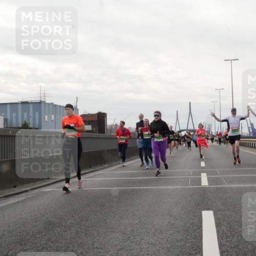 03.10.2025 - Köhlbrandbrückenlauf Matties Gatica Varas http://msf.ph/oto/9192412 03.10.2025 16:10:23 Position 3  meine-sportfotos.de