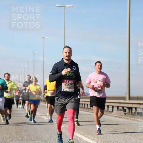 03.10.2025 - Köhlbrandbrückenlauf Yannick Fuchs http://msf.ph/oto/9192416 03.10.2025 11:53:47 Position 3 5689 meine-sportfotos.de