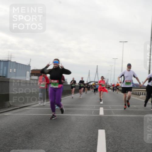 03.10.2025 - Köhlbrandbrückenlauf Matties Gatica Varas http://msf.ph/oto/9192420 03.10.2025 16:10:24 Position 3  meine-sportfotos.de