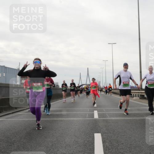 03.10.2025 - Köhlbrandbrückenlauf Matties Gatica Varas http://msf.ph/oto/9192422 03.10.2025 16:10:25 Position 3  meine-sportfotos.de