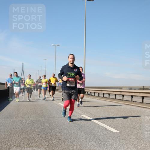 03.10.2025 - Köhlbrandbrückenlauf Yannick Fuchs http://msf.ph/oto/9192430 03.10.2025 11:53:47 Position 3  meine-sportfotos.de