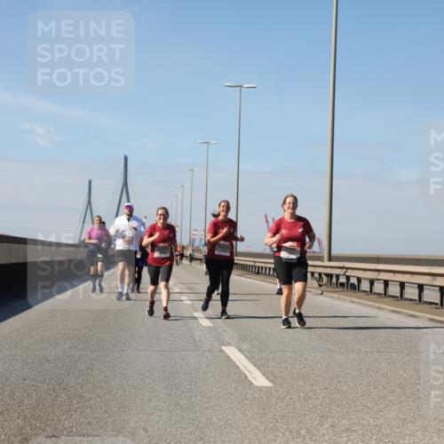 03.10.2025 - Köhlbrandbrückenlauf Yannick Fuchs http://msf.ph/oto/9192435 03.10.2025 12:14:02 Position 3  meine-sportfotos.de