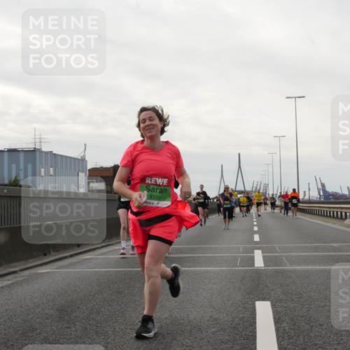 03.10.2025 - Köhlbrandbrückenlauf Matties Gatica Varas http://msf.ph/oto/9192437 03.10.2025 16:10:29 Position 3 8102 meine-sportfotos.de