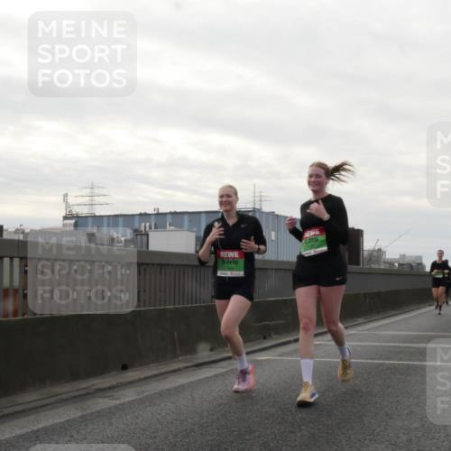 03.10.2025 - Köhlbrandbrückenlauf Matties Gatica Varas http://msf.ph/oto/9192444 03.10.2025 16:10:31 Position 3 709, 7797 meine-sportfotos.de