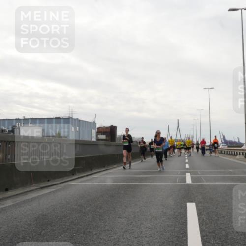 03.10.2025 - Köhlbrandbrückenlauf Matties Gatica Varas http://msf.ph/oto/9192451 03.10.2025 16:10:33 Position 3  meine-sportfotos.de