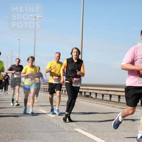 03.10.2025 - Köhlbrandbrückenlauf Yannick Fuchs http://msf.ph/oto/9192453 03.10.2025 11:53:49 Position 3 5874 meine-sportfotos.de